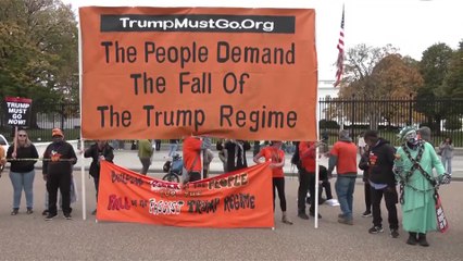 Anti-Trump Protesters Wrap ‘Crime Scene’ Tape Around the White House