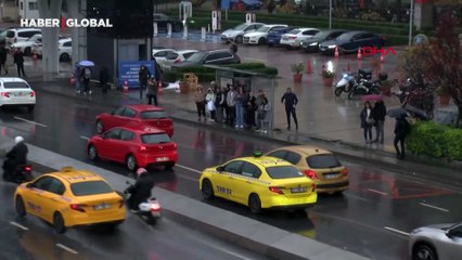 Etkisini artıran yağmur sonrası İstanbul'da trafik: Yoğunluk yüzde 81'e ulaştı