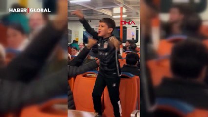 Beşiktaş'ta derbi galibiyeti coşkusu: Minik Beşiktaşlı Ali vapurdaki kutlamalara damgasını vurdu
