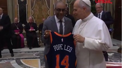 Papa Leone XIV incontra il mondo del cinema, Spike Lee gli regala la magia dei New York Knicks