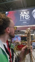 Ma poupée vaudou est dans l'exposition de Junji Ito ! 😱