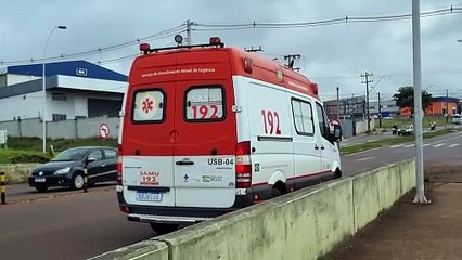 Socorristas do Samu realizam salvamento no Viaduto da Avenida Rocha Pombo