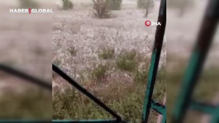Saniyeler içinde oldu: Ekili araziler bir anda beyaza büründü