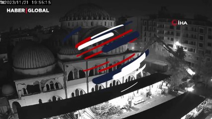 Ağır hasarlı cami yıkım esnasında, tek dokunuşla tuzla buz oldu