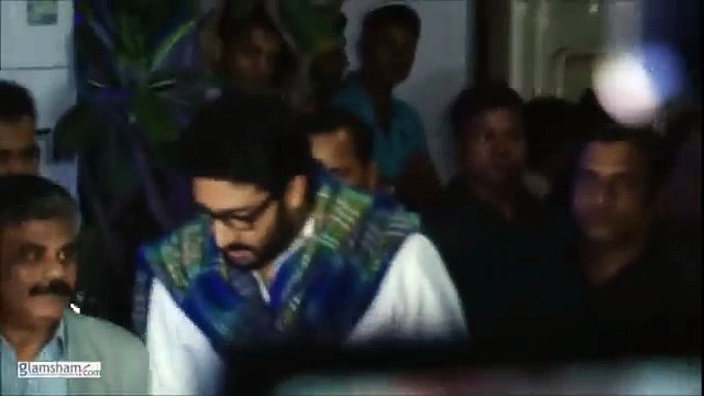 Sometimes the calm reactions are funnier than full-on excitement. Amitabh Bachchan and Abhishek Bachchan keeping it cool while everyone else is buzzing about Rustom is a whole mood. #glamsham #amitabhbachchan #abhishekbachchan #rustom #bollywood #reactio