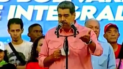 Maduro llama a una "vigila permanente" para defender Venezuela