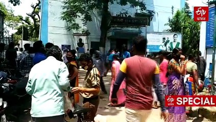 হাসপাতলে ভর্তি রোগী, বাইরে ক্ষুধার্ত পরিজনদের দু'মুঠোর ভরসা হসপিটাল ম্যান