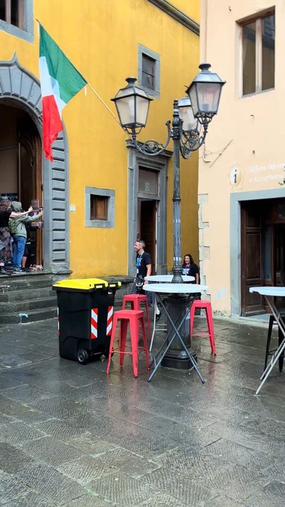 Barga Scottish Festival ... under the Rain, September 2024  ☔💙🏴 #Scotland #barga #bagpipe