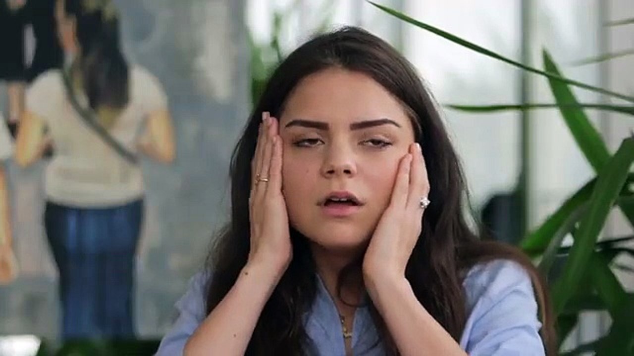 Société : Attentats de Paris et Saint-Denis de Novembre 2015 Témoignage de Clara Koulaimah (Fr,2025)