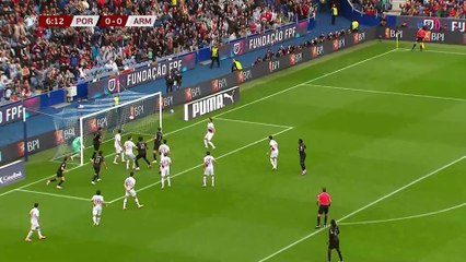 L'ouverture du score du Portugal - Foot - Qualif. Coupe du monde