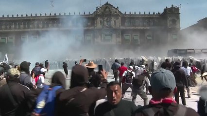 멕시코도 'Z세대' 주도 반정부 시위...복면·최루탄 충돌 / YTN