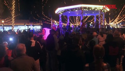 Milioni di luci natalizie illuminano St. Augustine, la citt? pi? antica degli Usa