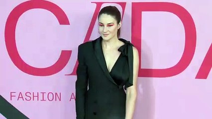 Aaron Rodgers Reportedly Brings Shailene Woodley To Wedding He Officiates After Split