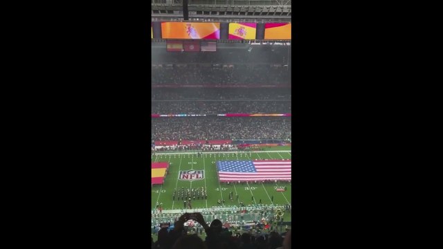 El espectacular ambiente del Santiago Bernabéu antes del partido entre los Miami Dolphins y los Washington Commanders