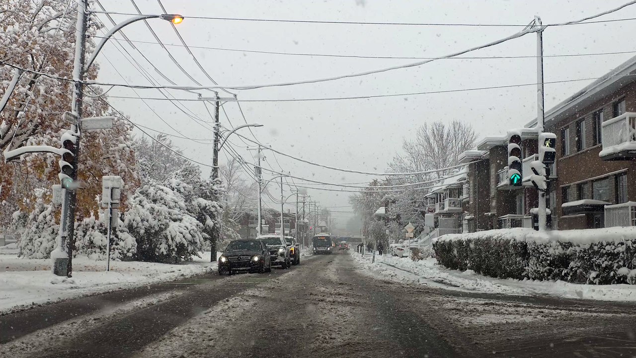 HISTORIQUE ! Conduite à Montréal sous la 1ère tempête de neige (du jamais vu en 25 ans !)