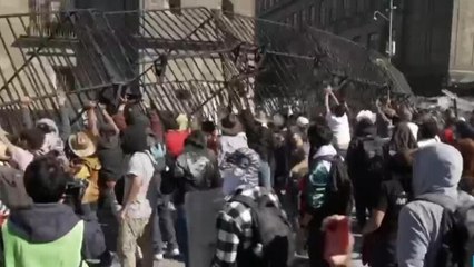 México: enfrentamientos durante manifestaciones del 'movimiento del Sombrero' y la Generación Z