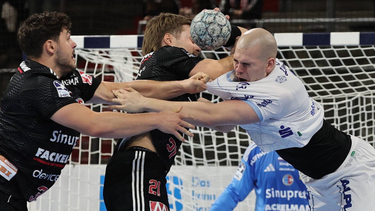 Möstl hält den Lemgoer Sieg beim HC Erlangen fest