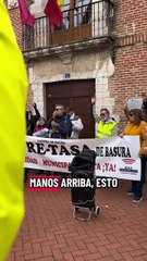 Más de mil personas se manifiestan contra la tasa de basuras en Laguna