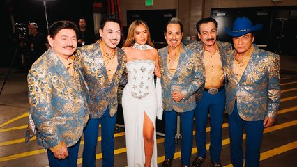 Karol G conoce a Los Tigres del Norte y esta fue su reacción de emoción