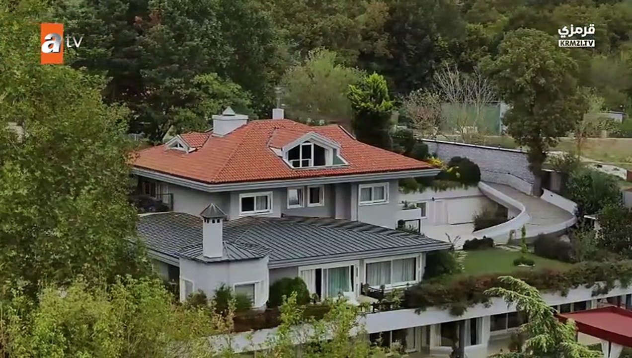 مسلسل غريب في المرآة الحلقة 7