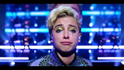 Smile 2 (2024) - The Entity Emerges On Stage | Movieclips