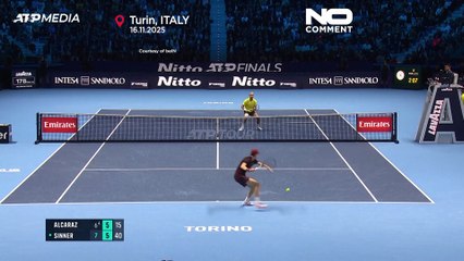 Jannik Sinner derrota a Carlos Alcaraz y revalida el título de las Finales ATP