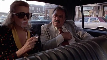 Gloria (1980) - Outsmarting a Mafia Goon Scene | Movieclips