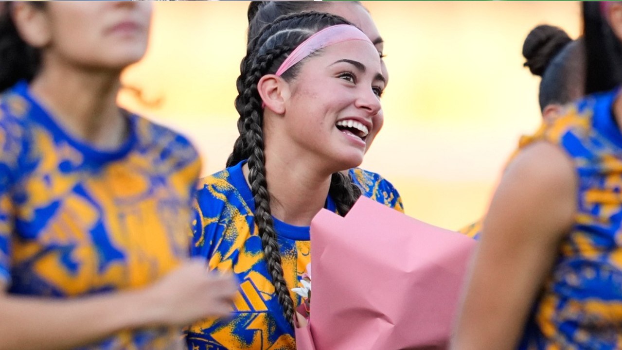 Mía Villalpando recibe reconocimiento en Tigres...