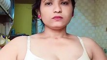 Neha mera mommy ke deko