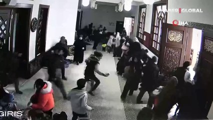 Depremin yeni görüntüsü cami kamerasına yansıdı