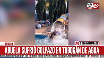 Abuelita sufre impresionante golpazo en tobogán de agua