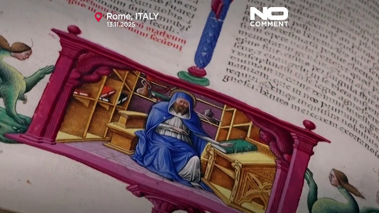 کتاب مقدس تذهیب‌شده نادر از سده پانزدهم به مناسبت سال مقدس واتیکان به نمایش عمومی گذاشته شد