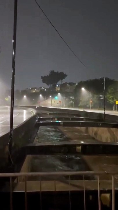 Rio Arrudas quase chega no limite após chuva intensa em BH