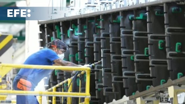 El Gobierno elevará este martes 2 décimas, al 2,9 %, su previsión de crecimiento para 2025