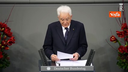 Mattarella a Berlino: Ci sono troppi "Dottor Stranamore" che "amano la bomba"