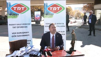 CHP'li Umut Akdoğan TRT önünde stüdyo kurdu