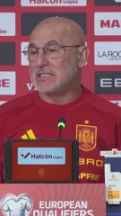 La risa de De la Fuente cuando le preguntan si es el mejor seleccionador del mundo