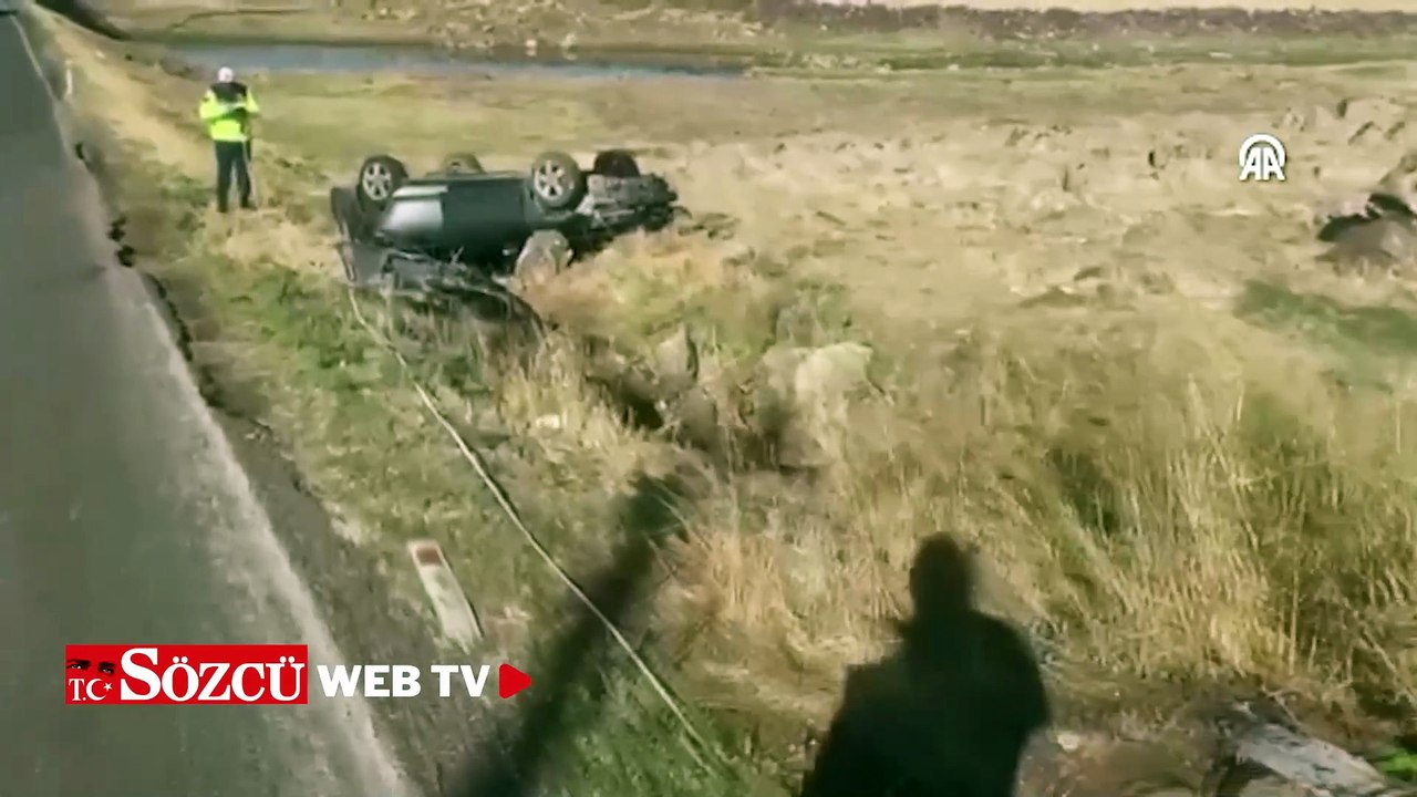 Şarampole devrilen otomobildeki 4 kişi yaralandı