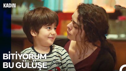 Annem Dünyanın En Güzel Kadını Kusura Bakmayın Kızlar - Kadın