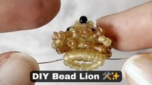 Artist makes a beaded lion with the parallel weaving technique
