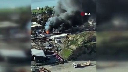 İzmir'de büyük yangın; dumanlar gökyüzünü sardı!