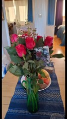 Överraskning när min kära hustru kommer hem 🙂Det blev 7 rosor till Hanna på vår 7-års dag. Siffran 7 är bra 🌹❤️🌹❤️🌹❤️🌹❤️🌹❤️🌹❤️🌹❤️Örebro 17 Nov. 2025