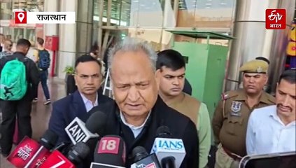 पीएम के दावे पर पूर्व मुख्यमंत्री गहलोत का पलटवार, बोले- जुमलेबाजी करते हैं प्रधानमंत्री, हम सुनते रहते हैं