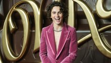 Timothée Chalamet considère Adam Sandler comme un des plus grands acteurs de tous les temps : "Vous devriez avoir une statuette dorée entre les mains..."
