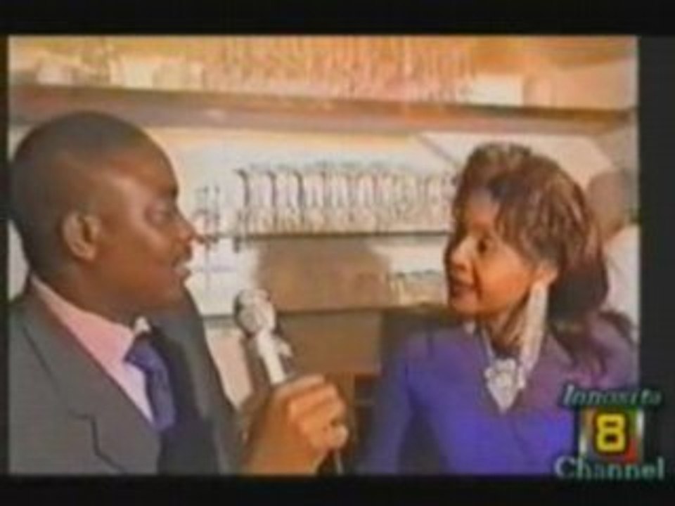 Mbilia Bel  vs  Tabu Ley [interview in paris]