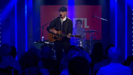 Gaëtan Roussel chante "Je reste là"