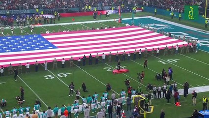 La dominicana Karina Pasián canta himno de EE. UU. en el primer partido de la NFL en España