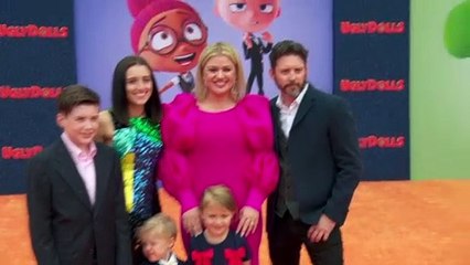 Kelly Clarkson & Brandon Blackstock Divorce Settlement Revealed: Custody,Support & More