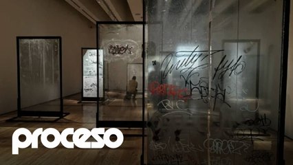 ¿Cómo salimos?”, la exposición de Teresa Margolles con vidrios de balaceras