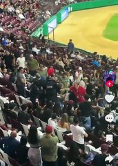 Dos mujeres se agarraron a golpes en medio de la tribuna de un estadio en México